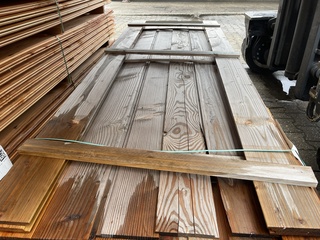 Ca. 16x Douglas wisselsponning, 18x190mm, lengte 300cm